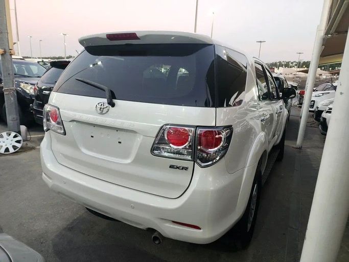 Подержанный Toyota Fortuner I Рестайлинг 2, 2.7 л, 2015 в Дубае от Abdo Al Muthanna Used Cars Белый цвет. GCC | AUTO.AE