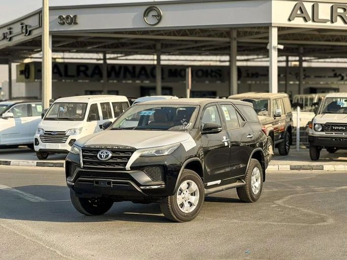 Новый Toyota Fortuner II Рестайлинг, 2.7 л, 2025 в Дубае от Al Rawnaq Motors  Черный цвет. GCC | AUTO.AE