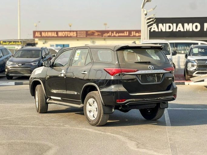 Новый Toyota Fortuner II Рестайлинг, 2.7 л, 2025 в Дубае от Al Rawnaq Motors  Черный цвет. GCC | AUTO.AE