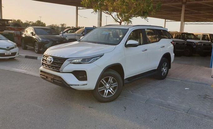 مستعملة Toyota Fortuner فيس ليفت الثاني, 2.7 l, 2023 في في دبي من Fuji King Motors FZCO، اللون أبيض. مواصفات الخليج | AUTO.AE | إعلان #230257