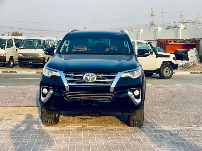 مستعملة Toyota Fortuner ثانياً, 2.7 l, 2017 في في دبي من Humera automobile fze، اللون أسود. مواصفات الخليج | AUTO.AE