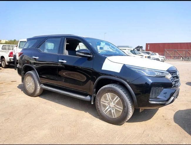 جديدة Toyota Fortuner شد الوجه الثاني, 2.7 l, 2025 في في دبي من AL REEM AUTO، اللون أسود. أخرى | AUTO.AE