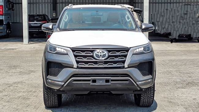 New Toyota Fortuner II Facelift, 2.7 l, 2025 in Dubai by TARGET MOTORS FZE, Grey color. GCC Specs | AUTO.AE