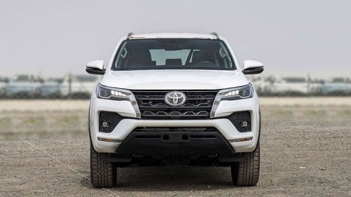 Новый Toyota Fortuner II Рестайлинг, 2.4 л, 2024 в Дубае от TARGET MOTORS FZE Белый цвет. GCC | AUTO.AE