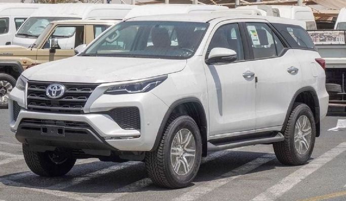 New Toyota Fortuner II Facelift, 2.7 l, 2025 in Dubai by Global Motors, White color. GCC Specs | AUTO.AE