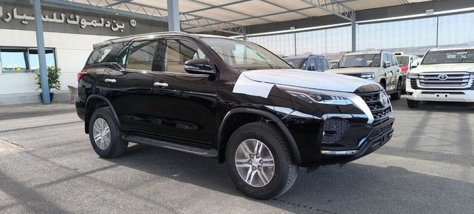 Новый Toyota Fortuner II Рестайлинг, 2.7 л, 2026 в Дубае от Bin Dalmouk Motors FZCO Другой цвет цвет. GCC | AUTO.AE