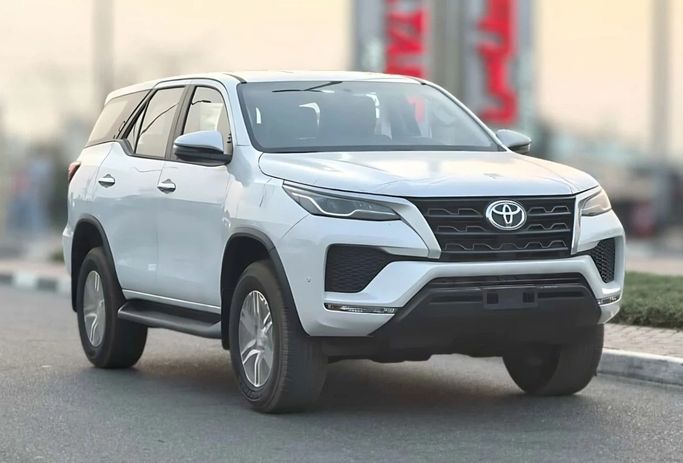 جديدة Toyota Fortuner فيس ليفت الثاني, 2.7 l, 2025 في في دبي من ZOHAAN MOTORS FZCO، اللون أبيض. مواصفات الخليج | AUTO.AE | إعلان #240982