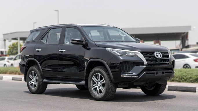 جديدة Toyota Fortuner فيس ليفت الثاني, 2.7 l, 2026 في في دبي من CGM Auto، اللون أسود.  | AUTO.AE | إعلان #254178