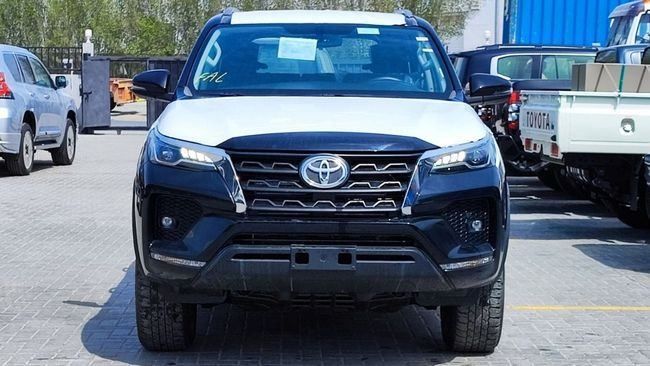Новый Toyota Fortuner II Рестайлинг, 2.7 л, 2026 в Дубае от SK Motors Черный цвет. GCC | AUTO.AE | Объявление #257551