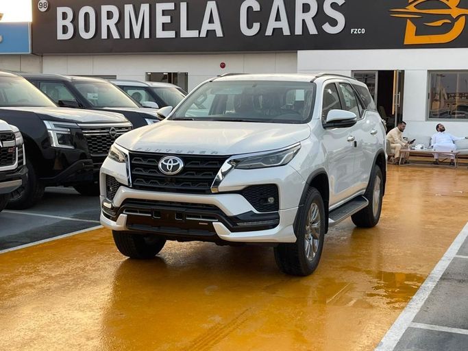 New Toyota Fortuner II Facelift, 4.0 l, 2025 in Dubai by Bormela Cars, White color. GCC Specs | AUTO.AE | Listing #260603