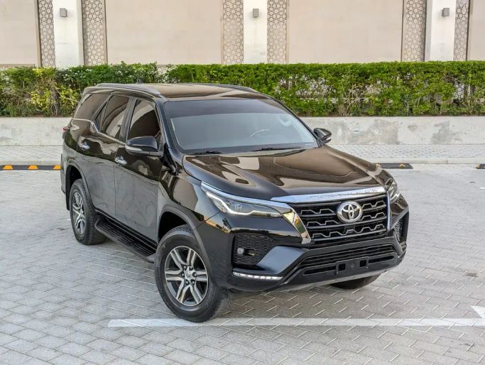Подержанный Toyota Fortuner II, 4.0 л, 2017 в Дубае от NEW ABU TAJ MOTORS Черный цвет. GCC | AUTO.AE | Объявление #262675