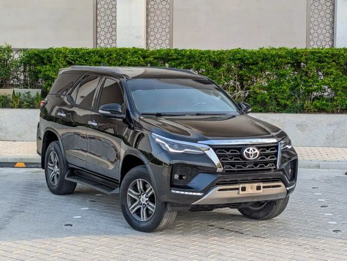 Подержанный Toyota Fortuner II, 2.7 л, 2017 в Дубае от NEW ABU TAJ MOTORS Черный цвет. GCC | AUTO.AE | Объявление #262688