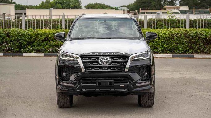 جديدة Toyota Fortuner فيس ليفت الثاني, 4.0 l, 2026 في في دبي من Auto Vision LLC، اللون أسود.  | AUTO.AE | إعلان #263493