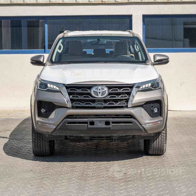 جديدة Toyota Fortuner فيس ليفت الثاني, 2.7 l, 2026 في في دبي من Auto Vision LLC، اللون برونزي.  | AUTO.AE | إعلان #263501
