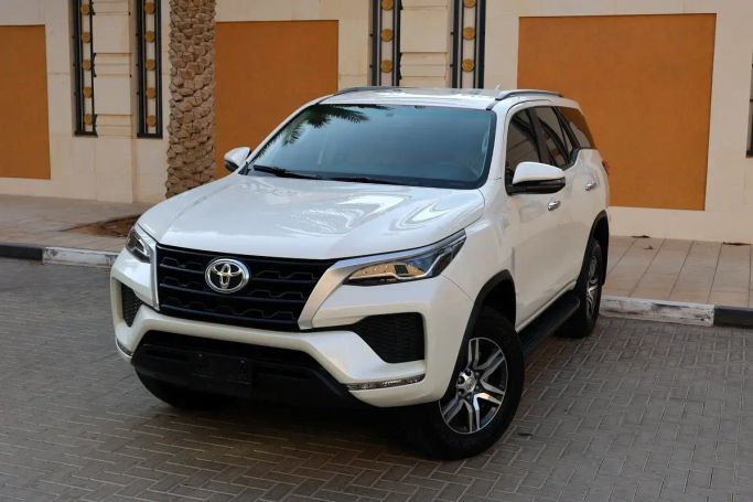 مستعملة Toyota Fortuner فيس ليفت الثاني, 2.7 l, 2021 في في دبي من AL MARWA CARS، اللون أبيض. مواصفات الخليج | AUTO.AE | إعلان #267018