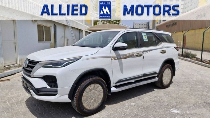 جديدة Toyota Fortuner فيس ليفت الثاني, 4.0 l, 2025 في في دبي من Allied Motors، اللون أبيض. مواصفات الخليج | AUTO.AE | إعلان #267216