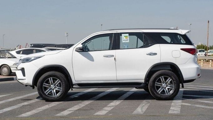 جديدة Toyota Fortuner فيس ليفت الثاني, 2.7 l, 2025 في في دبي من TARGET MOTORS FZE، اللون أبيض. مواصفات الخليج | AUTO.AE | إعلان #269790
