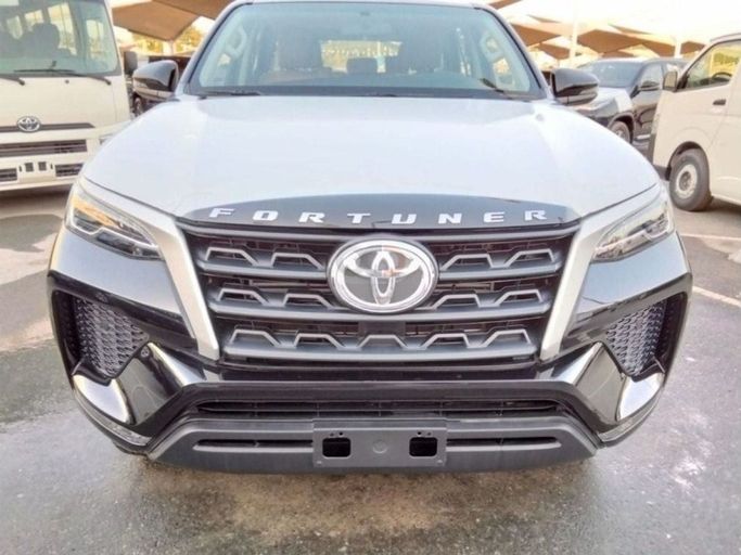 New Toyota Fortuner II Facelift, 2.8 l, 2024 in Dubai by TARGET MOTORS FZE, Black color. GCC Specs | AUTO.AE | Listing #270200