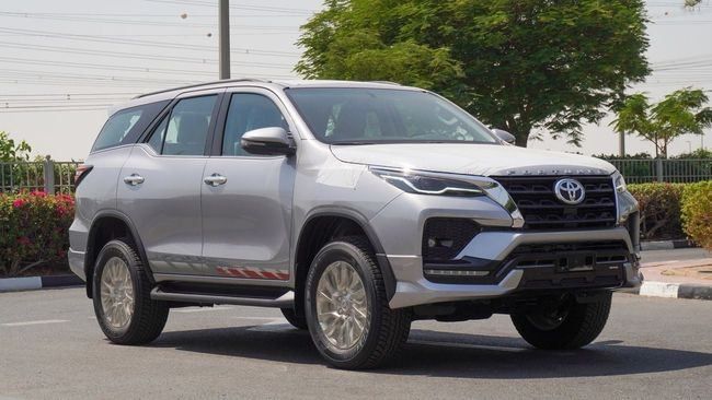 Новый Toyota Fortuner II Рестайлинг, 4.0 л, 2025 в ОАЭ, Дубай от GT MOTORS Серый цвет. GCC | AUTO.AE | Объявление #272588