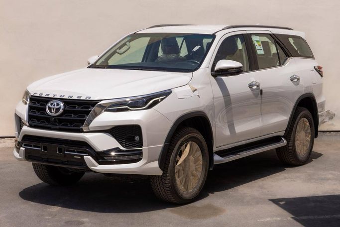 جديدة Toyota Fortuner فيس ليفت الثاني, 4.0 l, 2025 في في دبي من Al Marid Motors، اللون أبيض.  | AUTO.AE | إعلان #272929
