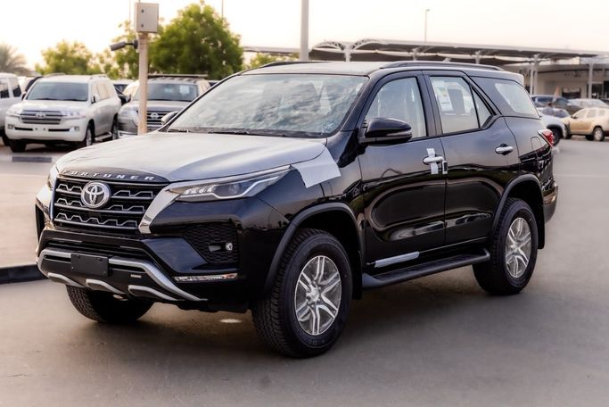 Новый Toyota Fortuner II Рестайлинг, 4.0 л, 2026 в Дубае от Al Marid Motors Черный цвет.  | AUTO.AE | Объявление #273271