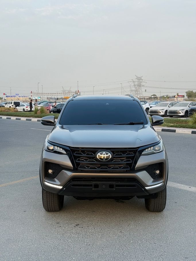 مستعملة Toyota Fortuner فيس ليفت الثاني, 2.8 l, 2020 في في دبي من REAAN MOTORS FZE، اللون بني. أخرى | AUTO.AE | إعلان #273628
