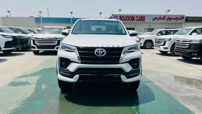 Новый Toyota Fortuner II Рестайлинг, 4.0 л, 2026 в ОАЭ, Дубай от AL NOJOOM CARS Белый цвет. GCC | AUTO.AE | Объявление #274633