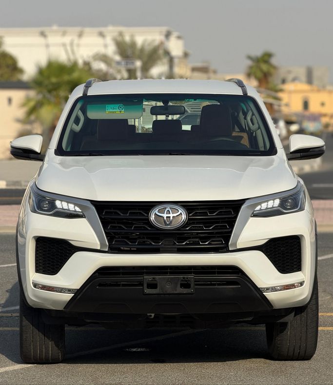 Подержанный Toyota Fortuner II Рестайлинг, 2.7 л, 2023 в ОАЭ, Дубай Белый цвет. GCC | AUTO.AE | Объявление #278994