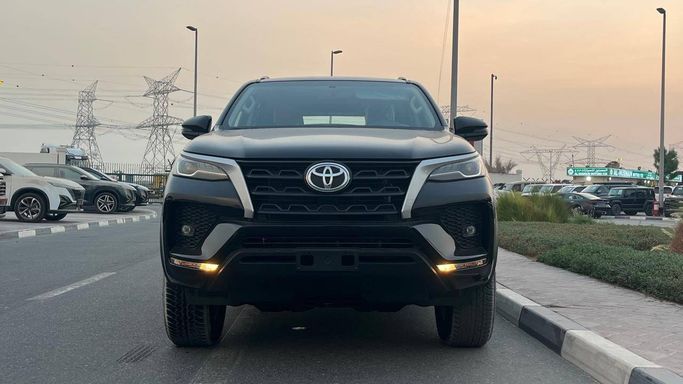 Новый ⁦Toyota Fortuner II Рестайлинг, 2.7 л, 2026⁩ в ОАЭ, Дубай от AL NOJOOM CARS Черный цвет. GCC | AUTO.AE | Объявление #286405