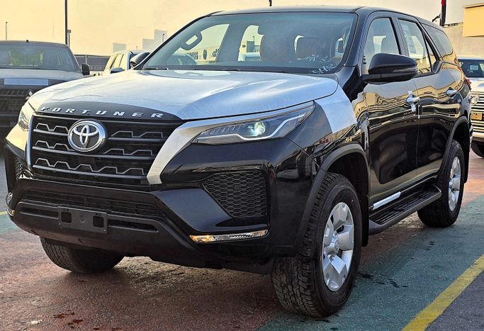جديدة ⁦Toyota Fortuner فيس ليفت الثاني، 2.7 l، 2026⁩ في في الإمارات, دبي من Soltan Auto، اللون أسود. مواصفات الخليج | AUTO.AE | إعلان #289671