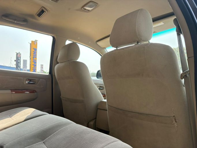 مستعملة Toyota Fortuner أنا فيس ليفت، 4.0 لتر، 2011 في الإمارات، دبي من Philippine Used Cars Showroom، اللون أسود. مواصفات الخليج | AUTO.AE | إعلان #295443 — صورة 12 من 14