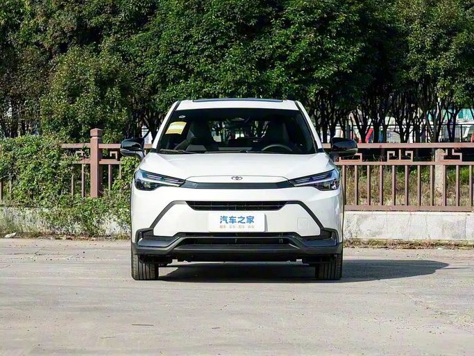 Новый Toyota Frontlander, 2.0 л, 2025 в Дубае от Taocars Белый цвет. Китайская | AUTO.AE