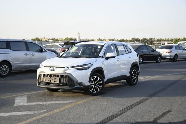 Новый Toyota Frontlander, 2.0 л, 2025 в Дубае от AL MADINA CARS FZE Белый цвет. GCC | AUTO.AE