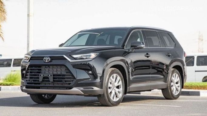 New Toyota Grand Highlander, 2.4 l, 2024 in Dubai by Mohamed Hakim Motors, Black color. GCC Specs | AUTO.AE
