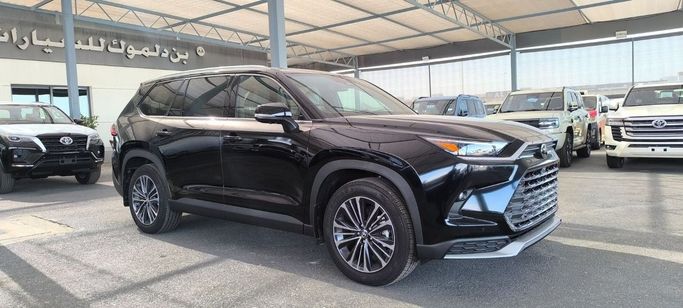 Новый Toyota Grand Highlander, 2.4 л, 2025 в Дубае от Bin Dalmouk Motors FZCO Черный цвет. Канадская | AUTO.AE