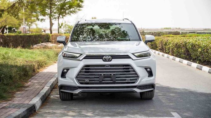 Новый Toyota Grand Highlander, 2.5 л, 2026 в Дубае от Auto Vision LLC Белый цвет.  | AUTO.AE | Объявление #245387