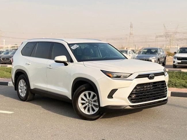 Used Toyota Grand Highlander, 2.4 l, 2024 in Dubai by GHAZNI MOTORS, White color. American Specs | AUTO.AE | Listing #259055