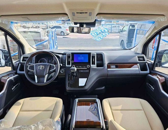 Новый Toyota Granvia II, 3.5 л, 2025 в Дубае от SK Motors Белый цвет. GCC | AUTO.AE