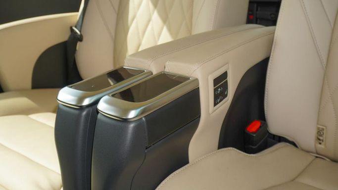 Новый Toyota Granvia II, 3.5 л, 2025 в Дубае от Najem Motors Черный цвет. GCC | AUTO.AE