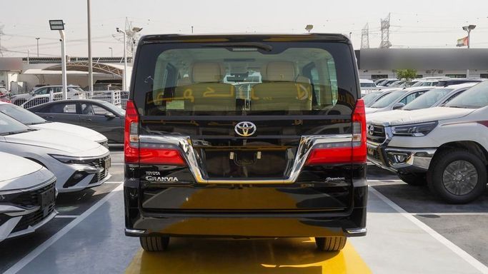 Новый Toyota Granvia II, 3.5 л, 2025 в Дубае от Najem Motors Черный цвет. GCC | AUTO.AE