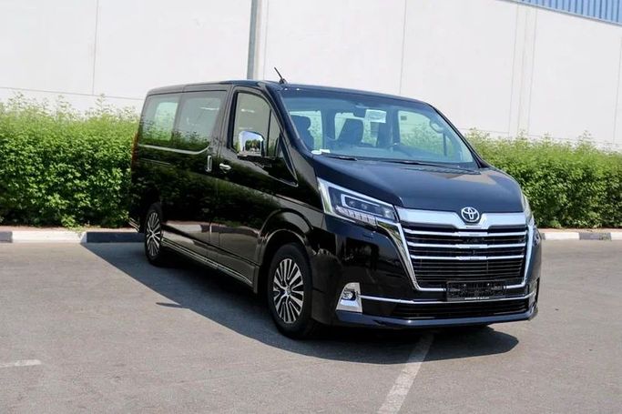Новый Toyota Granvia XL40 (China Market), 2.5 л, 2025 в Дубае от Formula Motors Черный цвет. GCC | AUTO.AE