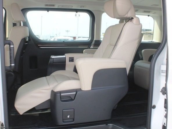 Новый Toyota Granvia II, 3.5 л, 2023 в Дубае от Titanum Cars Белый цвет. Other | AUTO.AE