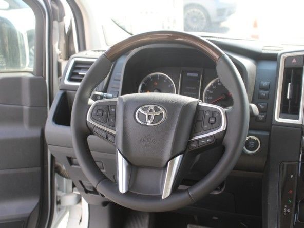 Новый Toyota Granvia II, 3.5 л, 2023 в Дубае от Titanum Cars Белый цвет. Other | AUTO.AE