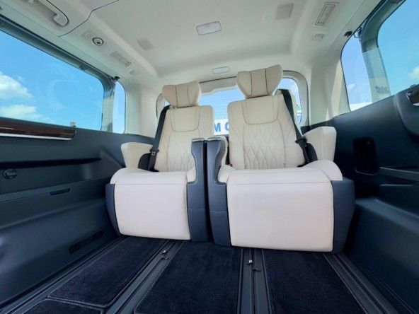 Новый Toyota Granvia II, 3.5 л, 2025 в Дубае от Titanum Cars Черный цвет. GCC | AUTO.AE