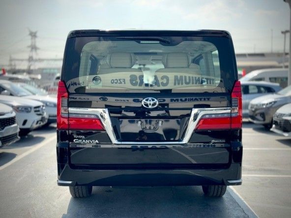 Новый Toyota Granvia II, 3.5 л, 2025 в Дубае от Titanum Cars Черный цвет. GCC | AUTO.AE