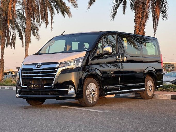 جديدة Toyota Granvia ثانياً, 3.5 l, 2024 في في دبي من FORMULA AUTO، اللون أسود.  | AUTO.AE