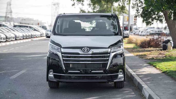 Новый Toyota Granvia II, 3.5 л, 2025 в Дубае от Auto Vision LLC Черный цвет.  | AUTO.AE