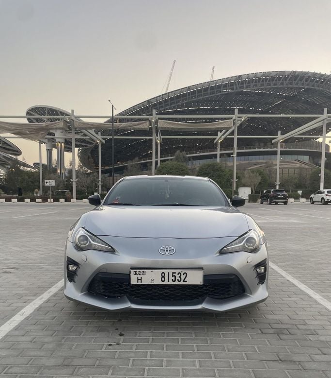 Used Toyota GT86 I Facelift, 2.0 l, 2019 in Dubai, Silver color. GCC Specs | AUTO.AE