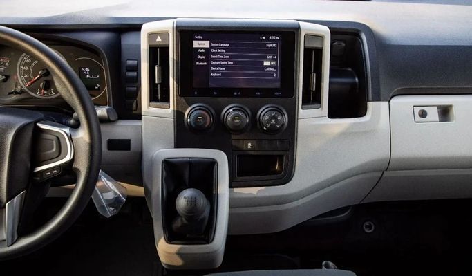 Новый Toyota HiAce H300, 3.5 л, 2025 в Дубае от Dresden Motors Белый цвет. GCC | AUTO.AE