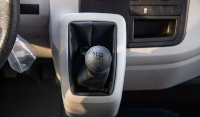 Новый Toyota HiAce H300, 3.5 л, 2025 в Дубае от Dresden Motors Белый цвет. GCC | AUTO.AE